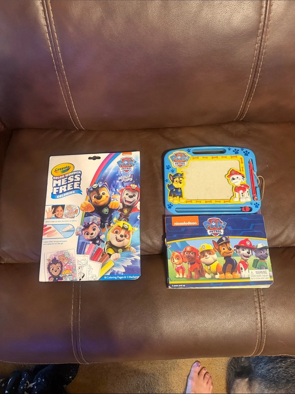 Crayola PAW Patrol Mess-Free Magnetic Drawing Kit in Blue and Yellow